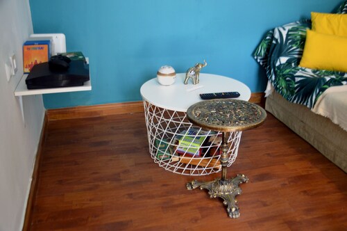 Chrismma 1-bed Apt With Private Yard & Parking