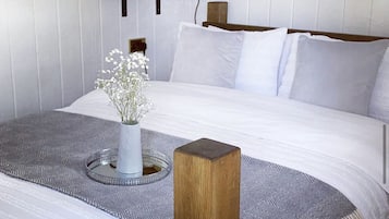 Travel crib, bed sheets
