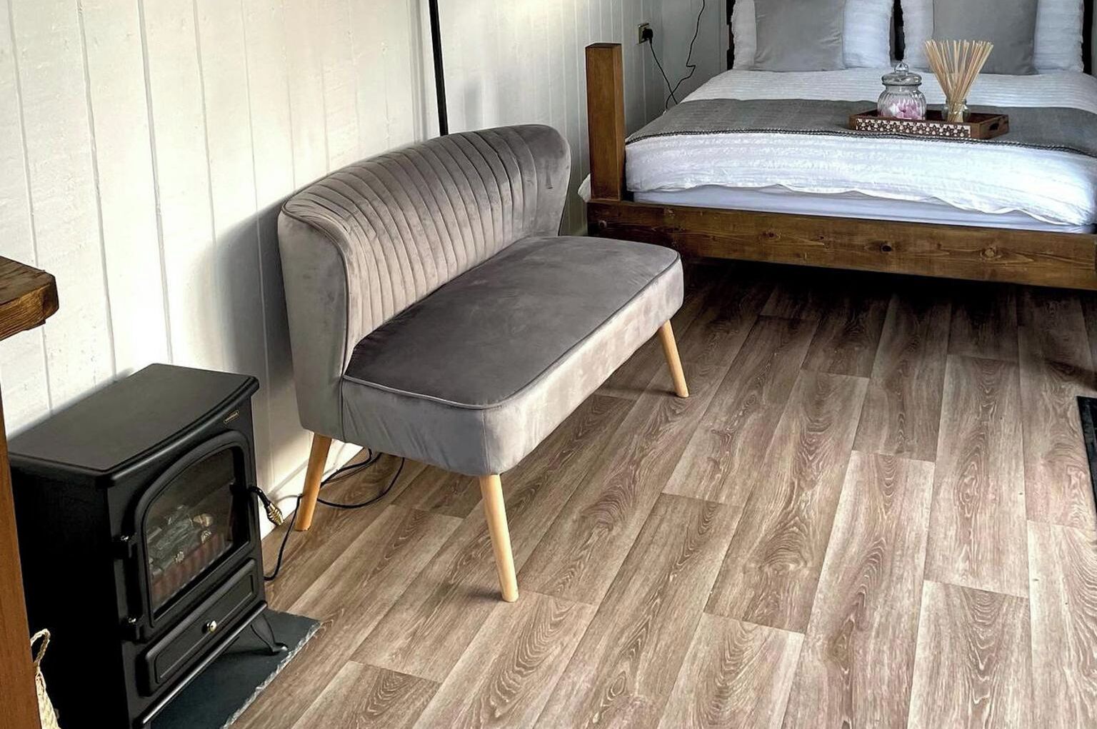 Travel crib, bed sheets
