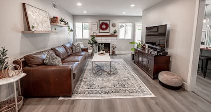 Close to Disneyland-5BD/3BA-King Bed-Disney+Hulu+