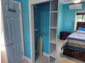 2 chambres, fer et planche à repasser, Wi-Fi gratuit, draps fournis