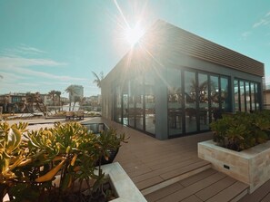 Bar junto a la alberca