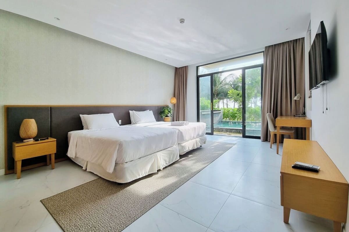 Villa Premier, 4 camere da letto, piscina privata, vista giardino | Biancheria da letto di alta qualità, materassi a doppio strato, minibar