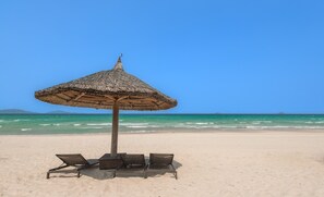 私人海灘、白沙、海灘酒吧