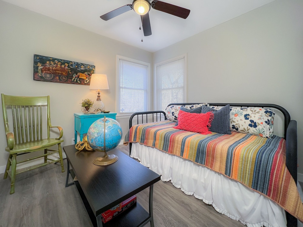 The Fox Den, Pet Friendly, Broadband WiFi, Great Location Ponca City