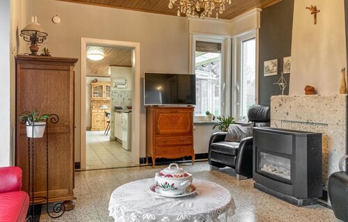 Cozy home in Merkem with WiFi