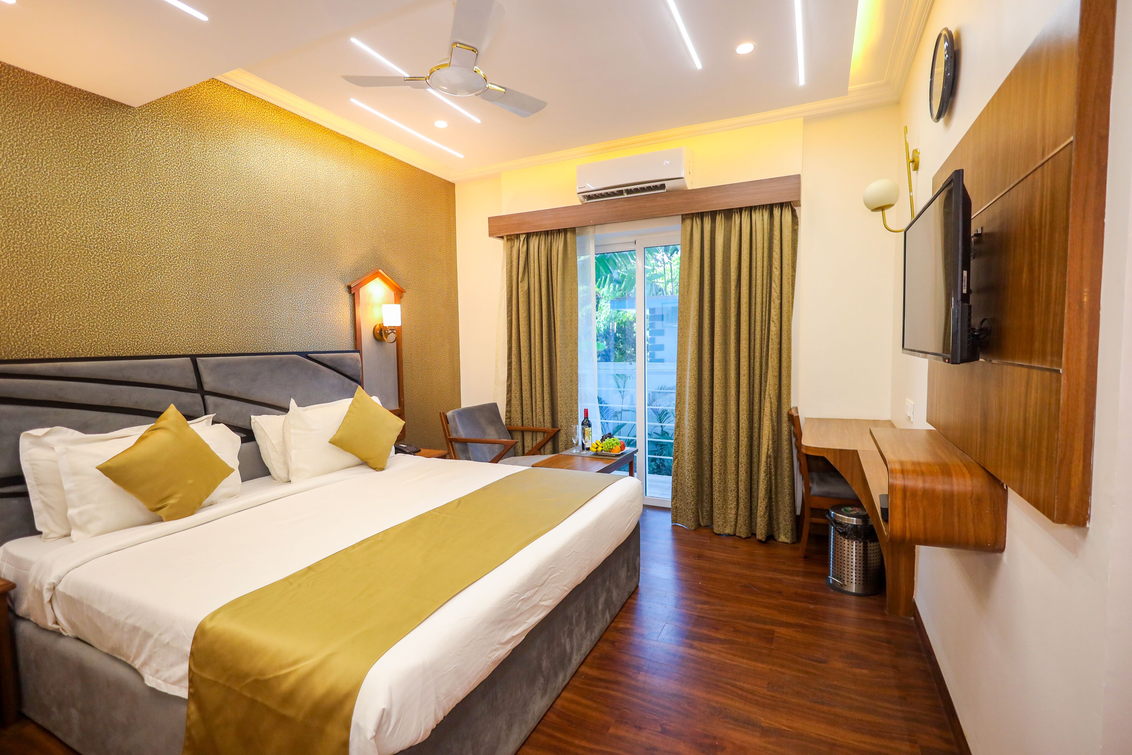 Quarto superluxo | Roupas de cama premium, frigobar, escrivaninha