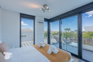 4 habitaciones, tabla de planchar con plancha y wifi gratis 