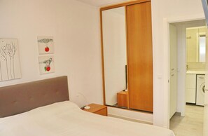 2 bedrooms, WiFi, bed sheets