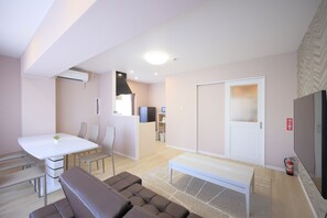 Twin room 302 | Free WiFi, bed sheets