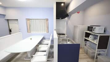 Twin room 201 | Free WiFi, bed sheets