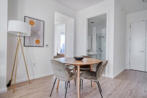 Dining - Roomy Clinton Hill 2BR w/ W/D, Gym & Pool, nr BAM, by Blueground (Brooklyn)