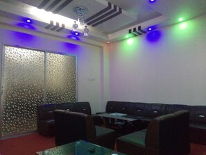 Dining - Hotel Blue Bird (Dhaka)