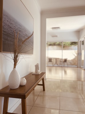 Interior - A sunny house with stunning water views in Rosetta (Rosetta)