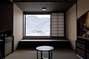 Luxury Twin Room | View from room - Jozankei Yurakusoan (Sapporo)