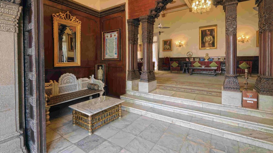 Nilambag palace