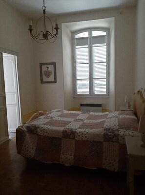 3 chambres, draps fournis
