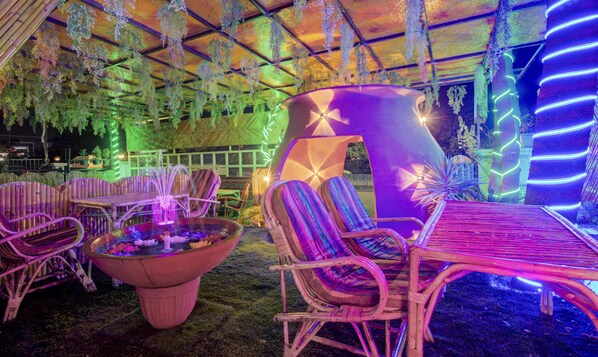 Restaurant - Itsy Hotels Sky Vista (Pune)