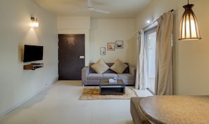 Habitación doble Premium | 1 habitación, escritorio y tabla de planchar con plancha