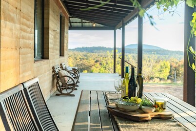 Jamaicaville - 90 Acre hilltop off-grid eco-home with awesome views