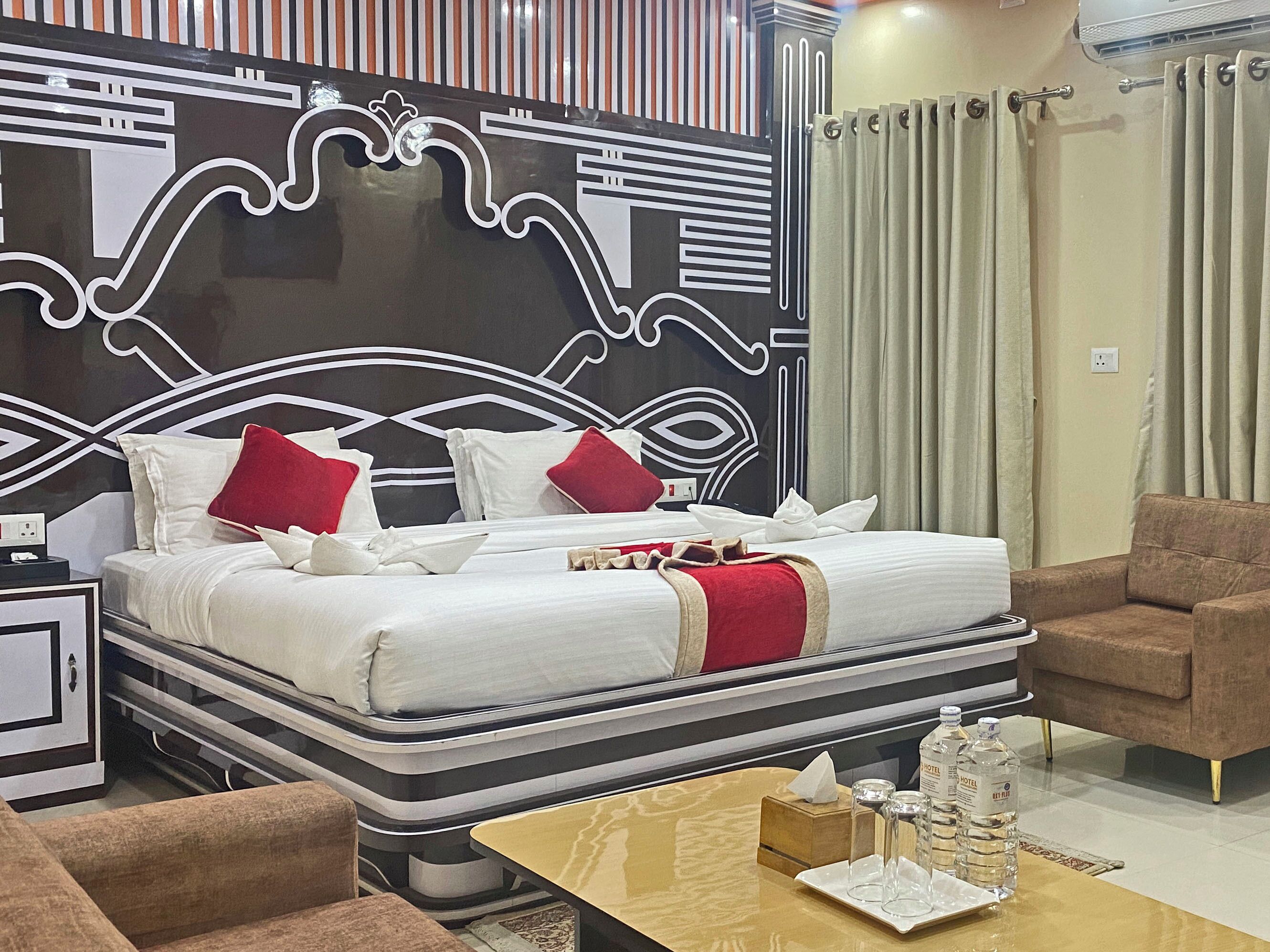 高级双人房, 1 张特大床, 城市景观 | 高档床上用品、客房内保险箱、特色装修、特色家居