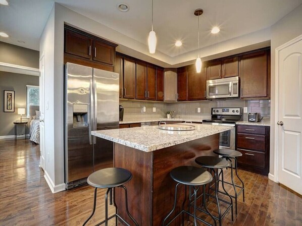 Fridge, microwave, oven, stovetop