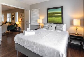 4 habitaciones, escritorio, tabla de planchar con plancha y wifi gratis 