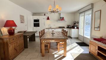 Réfrigérateur, micro-ondes, four, lave-vaisselle