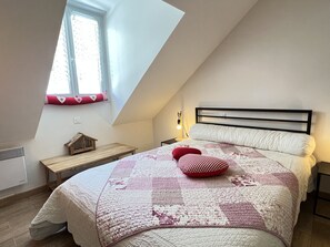 3 bedrooms, iron/ironing board