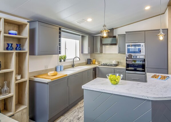 Fridge, oven, stovetop, toaster