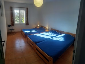 6 quartos, ferros/tábuas de passar roupa, Wi-Fi de cortesia