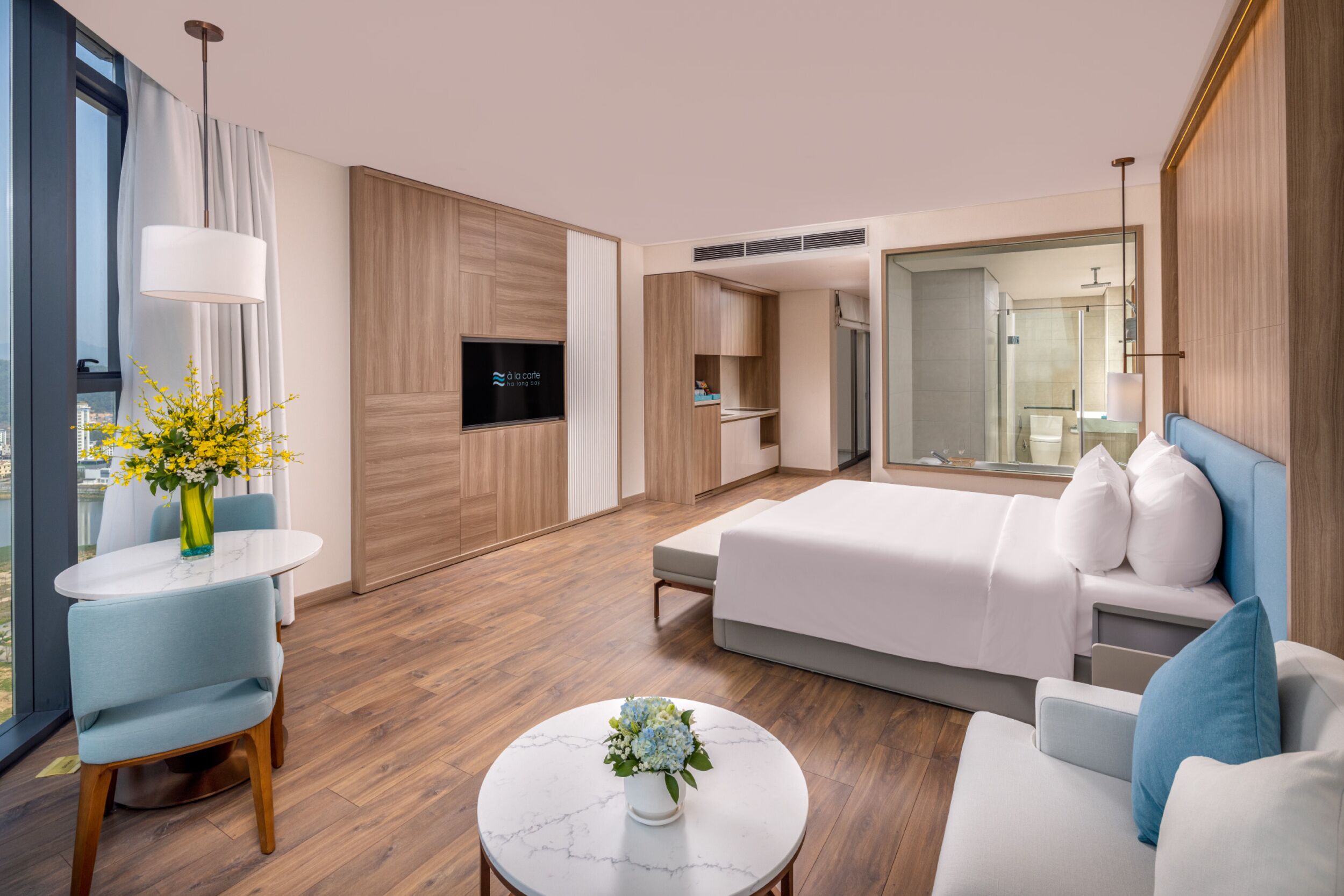 Deluxe Bay View King | Sängtillbehör av högsta kvalitet, duntäcken, bäddmadrasser och minibar