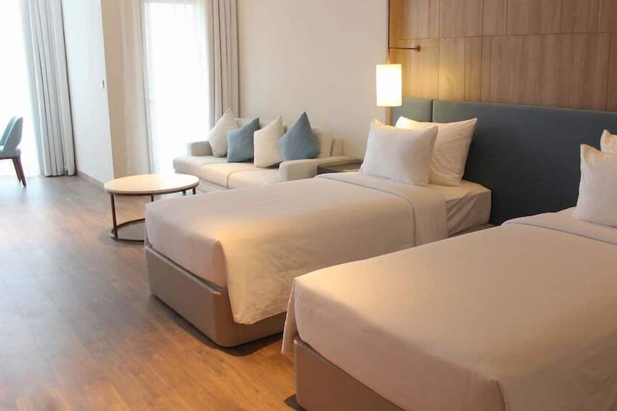Premium bedding, down duvets, pillow-top beds, minibar