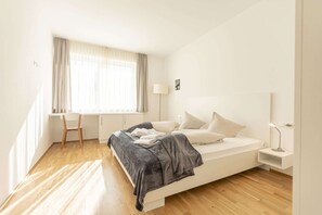 3 bedrooms, travel crib, free WiFi