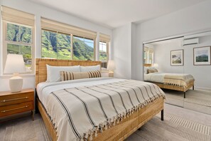 4 bedrooms, desk, iron/ironing board, travel cot
