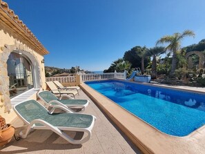 Piscine extérieure