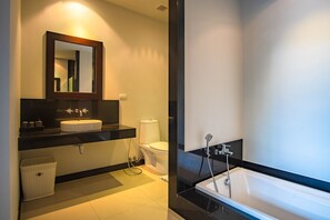 Hair dryer, towels, soap, shampoo - ONYX2-VW1: 2 Bedrooms Pool Villa-Onyx Naiharn-Full Kitchen (Phuket, Thailand)