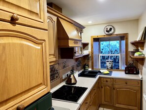 Kjøleskap, mikrobølgeovn, oppvaskmaskin og fryser