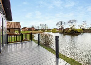 Terrace/patio - 2 bedroom accommodation in Swinethorpe, Nr Lincoln (Swinethorpe, Nr Lincoln)