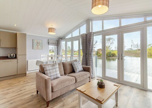 2 bedroom accommodation in Swinethorpe, Nr Lincoln