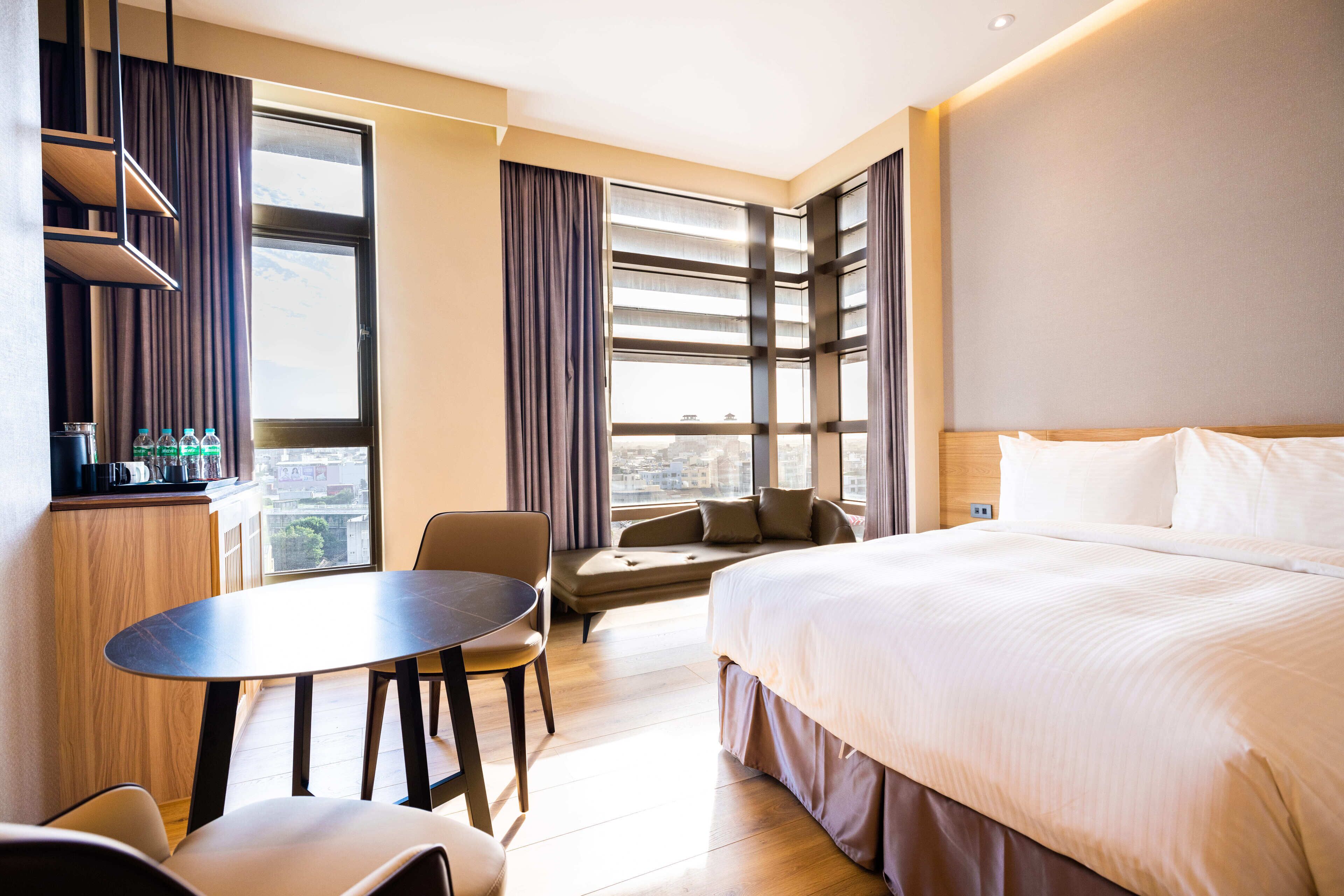 デラックス 4 人部屋 | 高級寝具、羽毛の掛け布団、ピロートップベッド、ミニバー (無料)