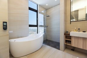 Exclusive Double Room | Bathroom | Free toiletries, hair dryer, slippers, electronic bidet