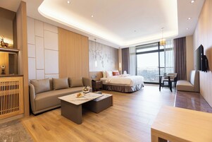 Exclusive Double Room | Premium bedding, down comforters, pillowtop beds, free minibar