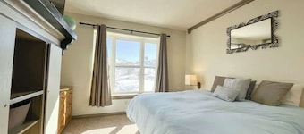 7 Guests 2BR 2BA, Pool, Hot Tub & Game Room at CBL