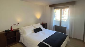 Double or Twin Room | In-room safe, desk, free WiFi, bed sheets
