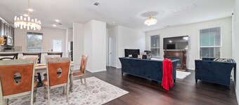 ECLIPZ Modern CEO Corp House 