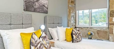 3 slaapkamers, een strijkplank/strijkijzer, gratis wifi, beddengoed