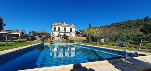 Huerta Carrion, 5 minutes from the town and with impressive views!