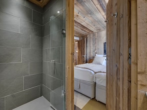4 chambres, accès au Wi-Fi (inclus), literie fournie