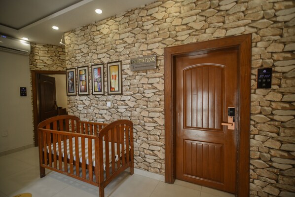 Interior detail - Swisstel Cottage (Karachi)